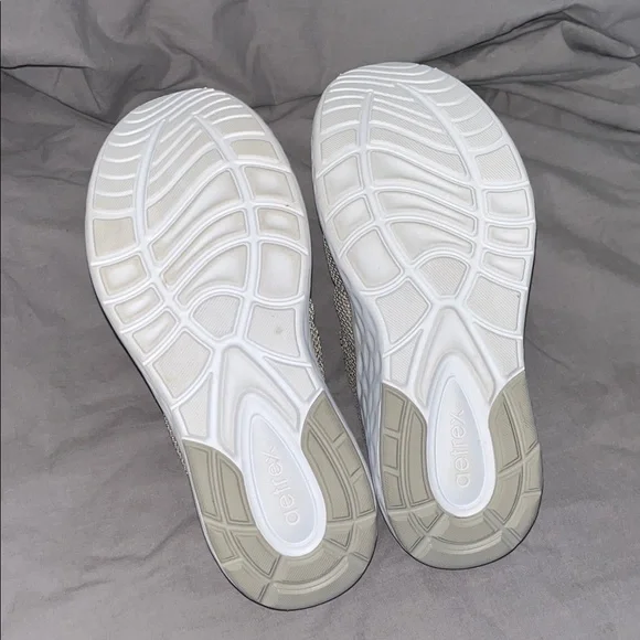 AETREX Light Tan Quilted Clogs - Picture 3 of 8